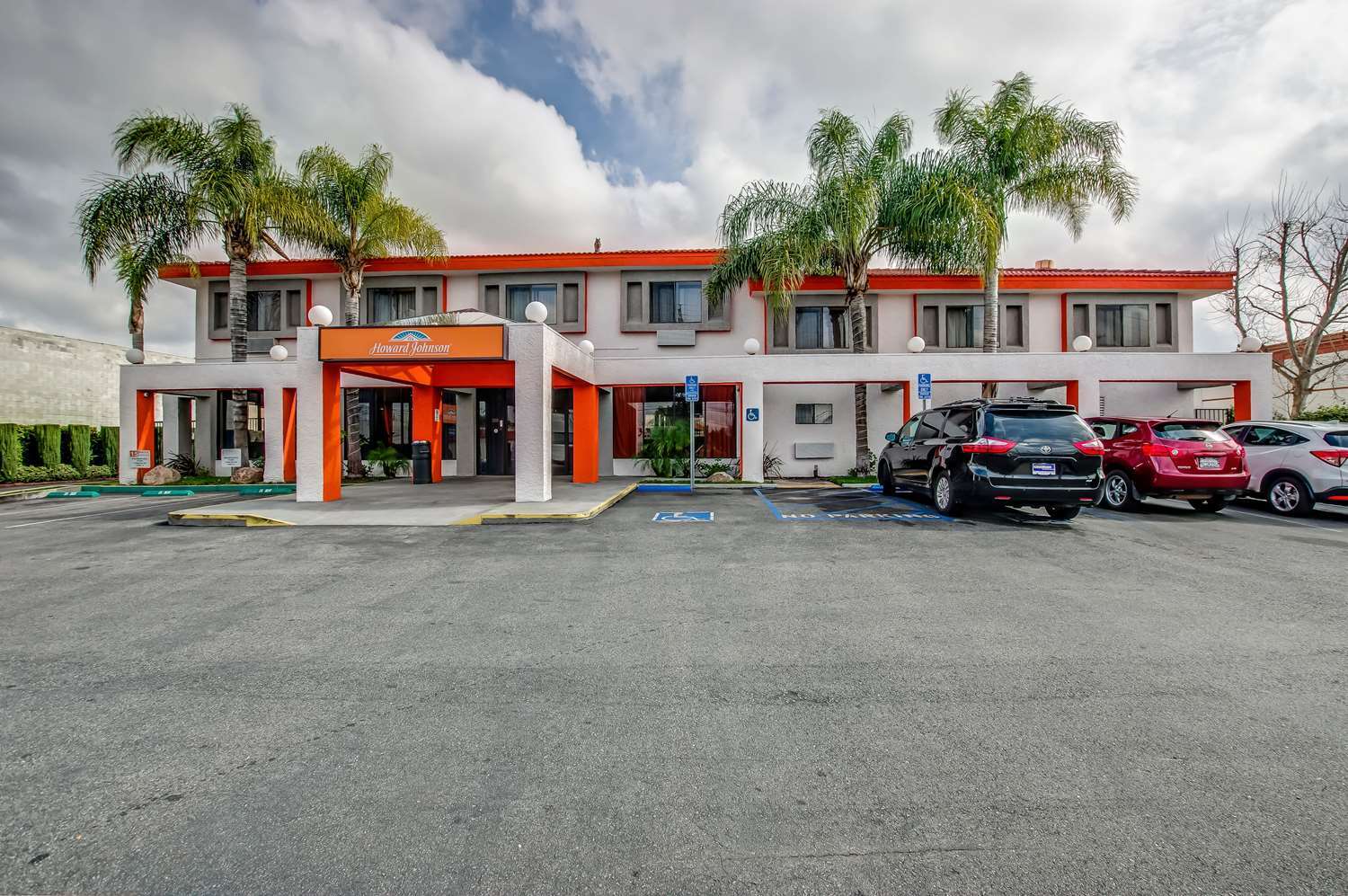 Howard Johnson By Wyndham Reseda Hotel & Suites Лос-Анджелес Екстер'єр фото